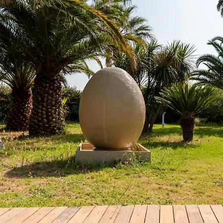 Holiday home Maison Jardin Tropicale Piscine - Quatre Murs Et Un Toit Hyeres