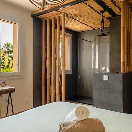Maison Jardin Tropicale Piscine - Quatre Murs Et Un Toit Holiday home
