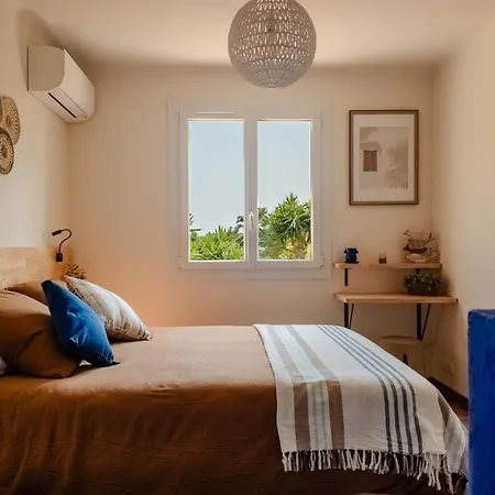 Holiday home Maison Jardin Tropicale Piscine - Quatre Murs Et Un Toit Hyeres
